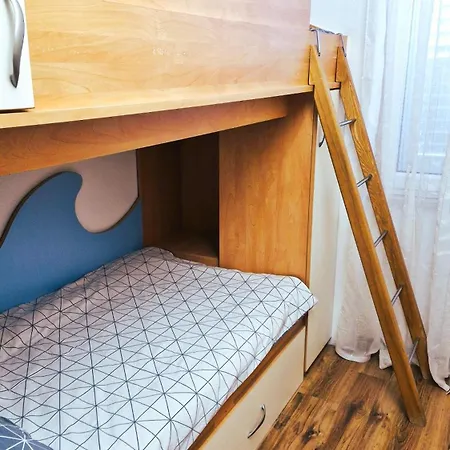 Nela Apartment Postira